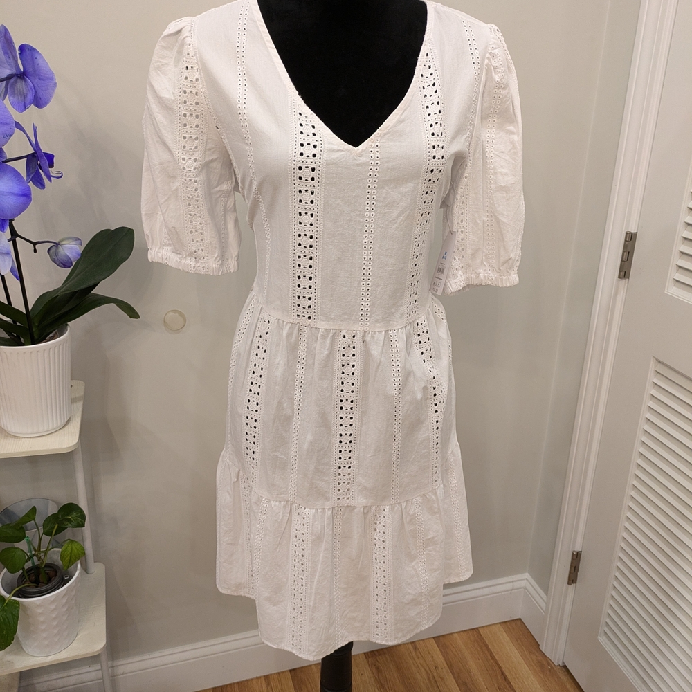 Time and Tru White Tiered V-Neck Sundress Size Medium